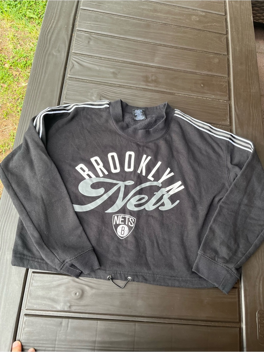 Brooklyn Nets Black Graphic Sweatshirt cropped women size large